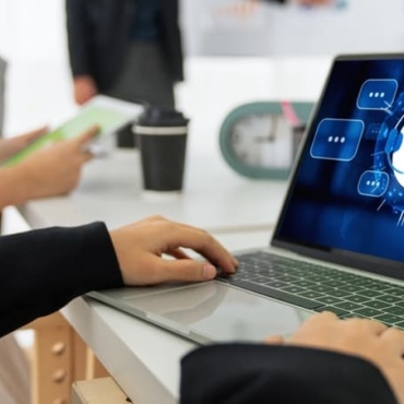 A nova era da tradução corporativa: integração entre humanos e RPA