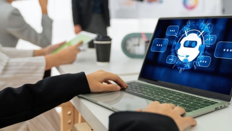 A nova era da tradução corporativa: integração entre humanos e RPA